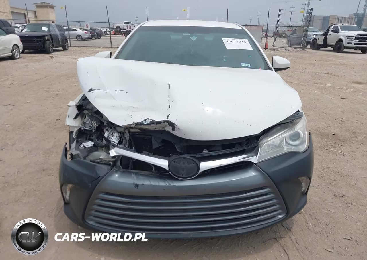 2015 Toyota Camry Le VIN:4T4BF1FKXFR502460 - 12