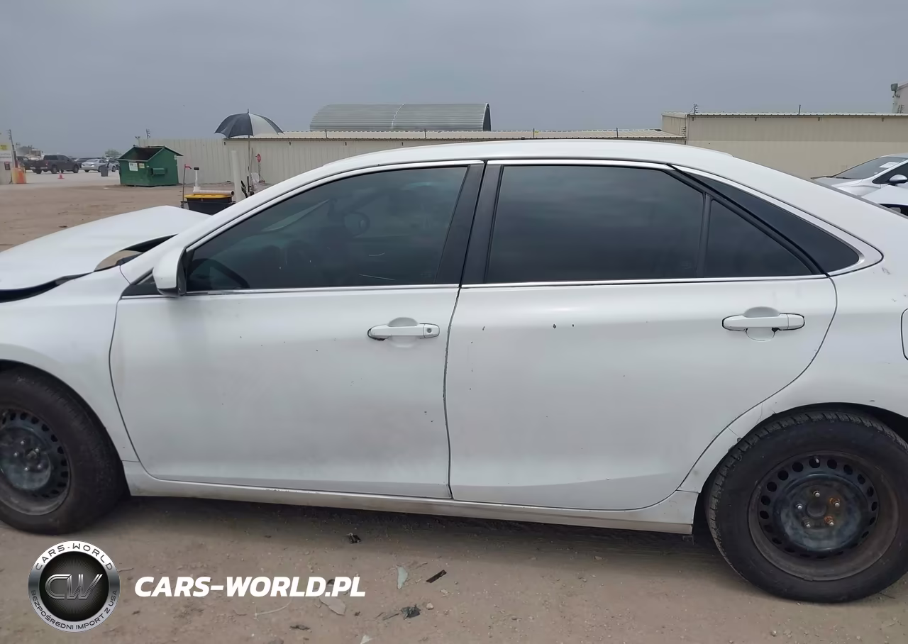 2015 Toyota Camry Le VIN:4T4BF1FKXFR502460 - 14