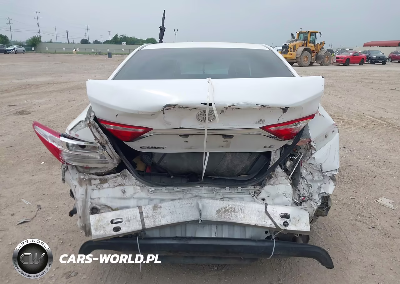 2015 Toyota Camry Le VIN:4T4BF1FKXFR502460 - 16