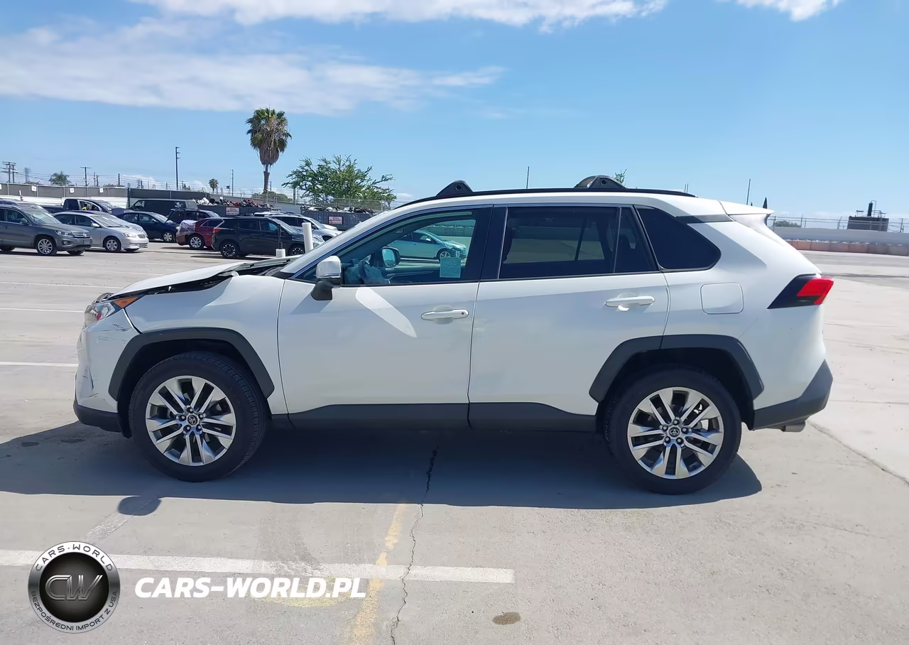 2021 Toyota Rav4 Xle Premium VIN:2T3C1RFV2MW113385 - 14