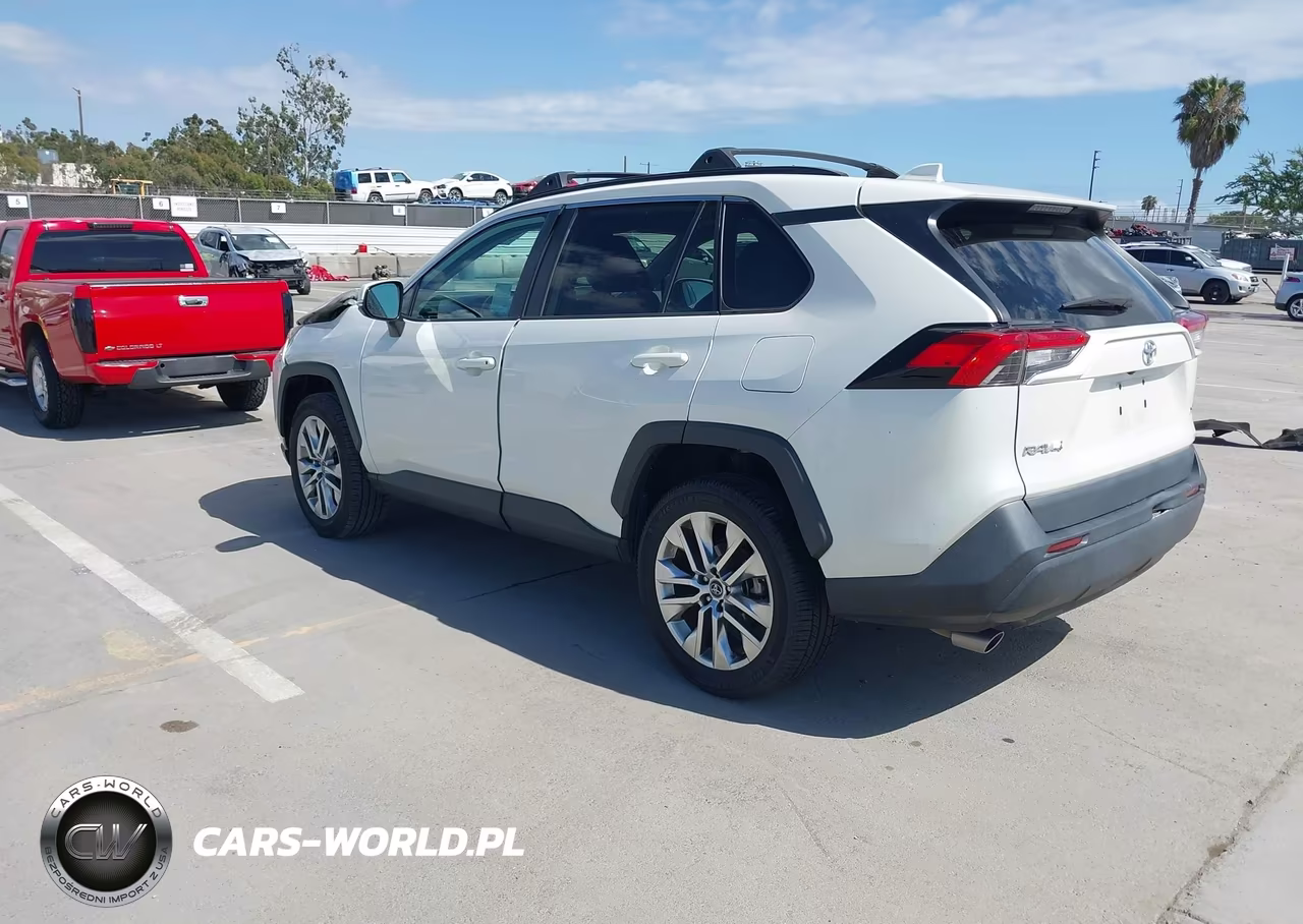 2021 Toyota Rav4 Xle Premium VIN:2T3C1RFV2MW113385 - 3