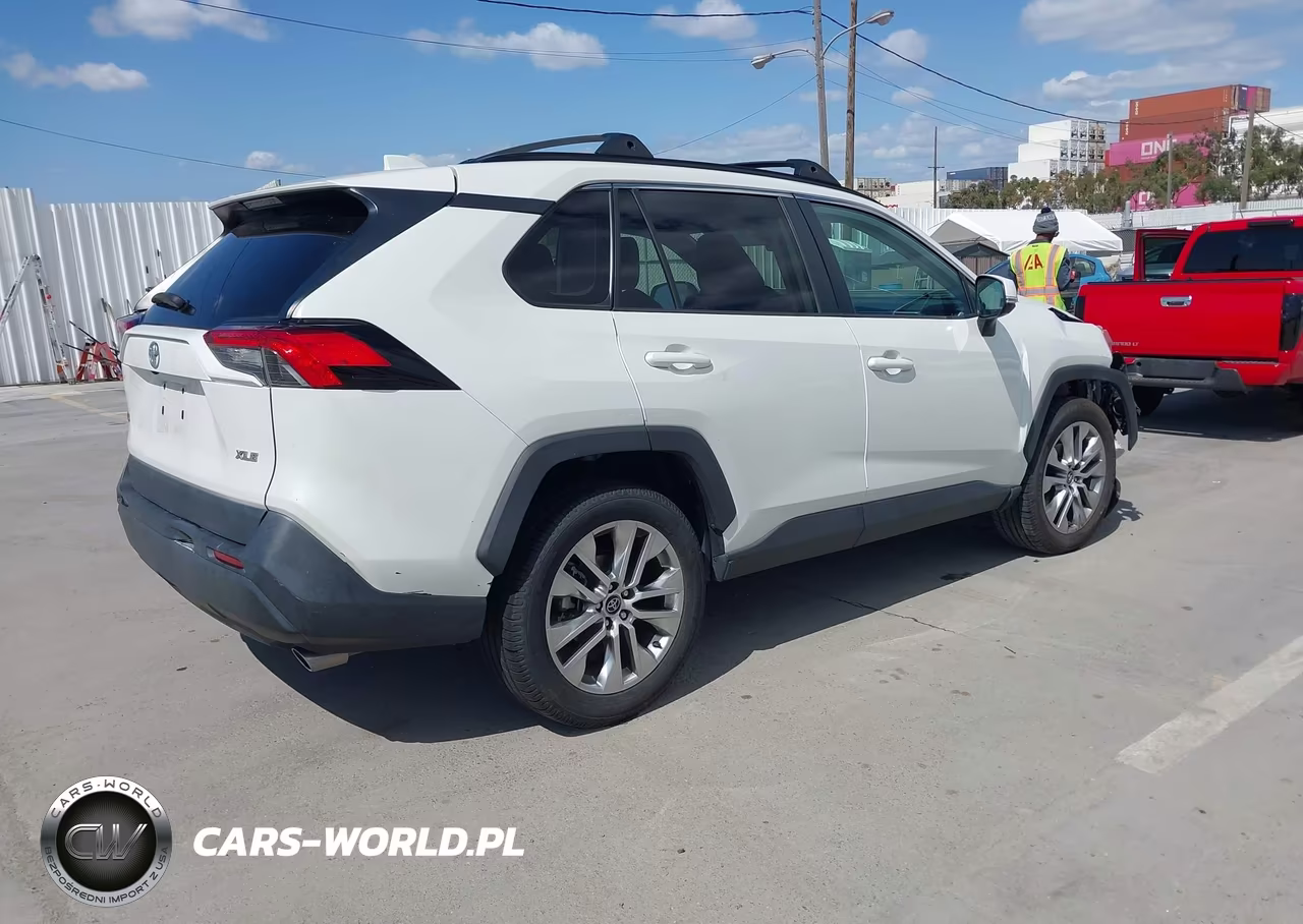 2021 Toyota Rav4 Xle Premium VIN:2T3C1RFV2MW113385 - 4