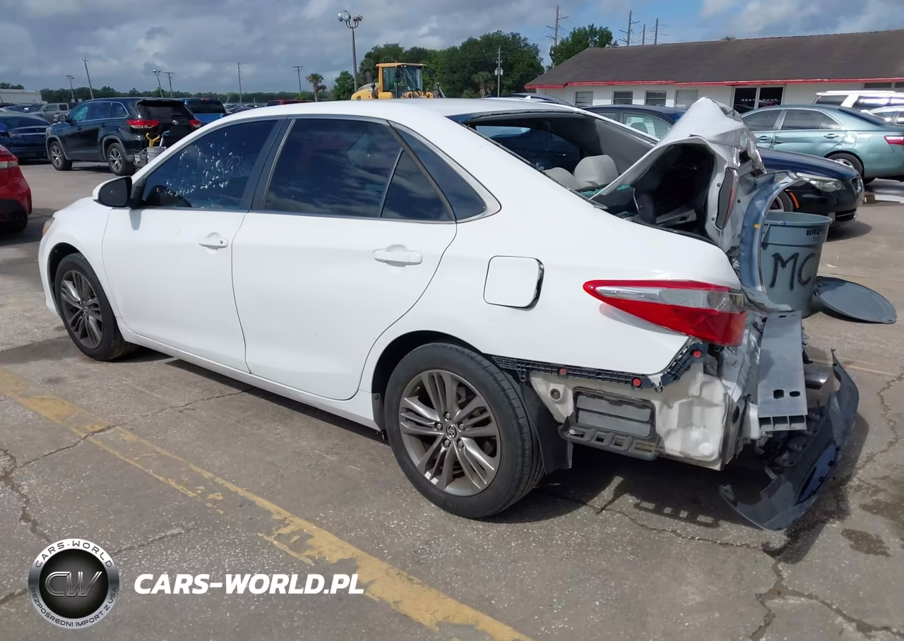 2016 Toyota Camry Se VIN:4T1BF1FK3GU135560 - 3