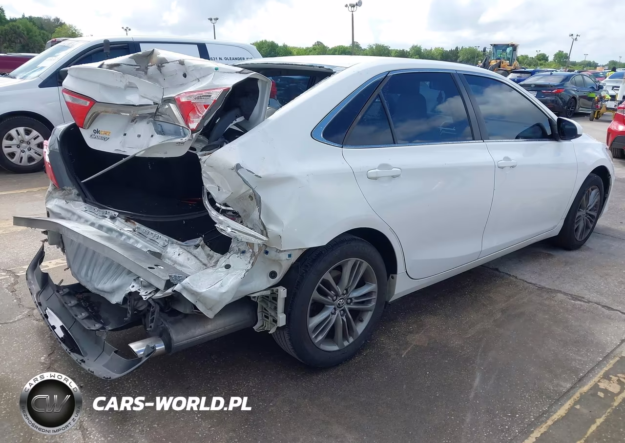 2016 Toyota Camry Se VIN:4T1BF1FK3GU135560 - 4