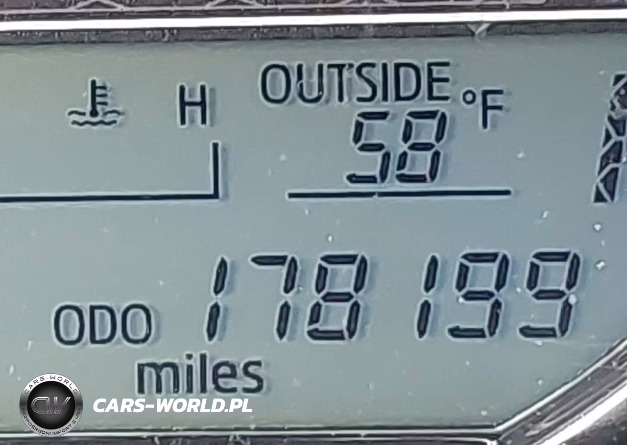 2015 Toyota Corolla L VIN:2T1BURHE3FC459748 - 16