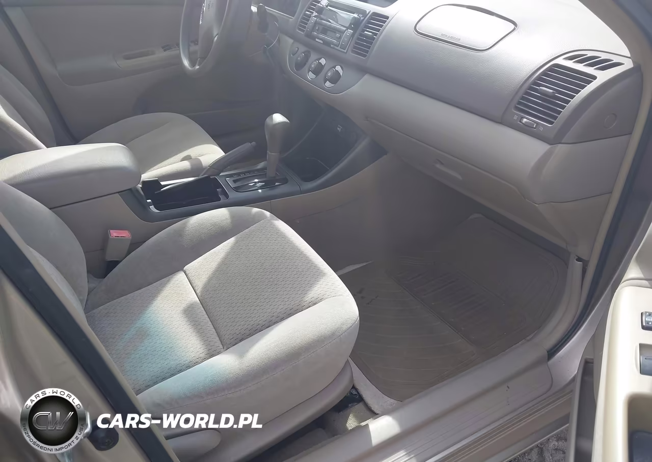 2002 Toyota Camry Le VIN:4T1BE32K22U638400 - 5