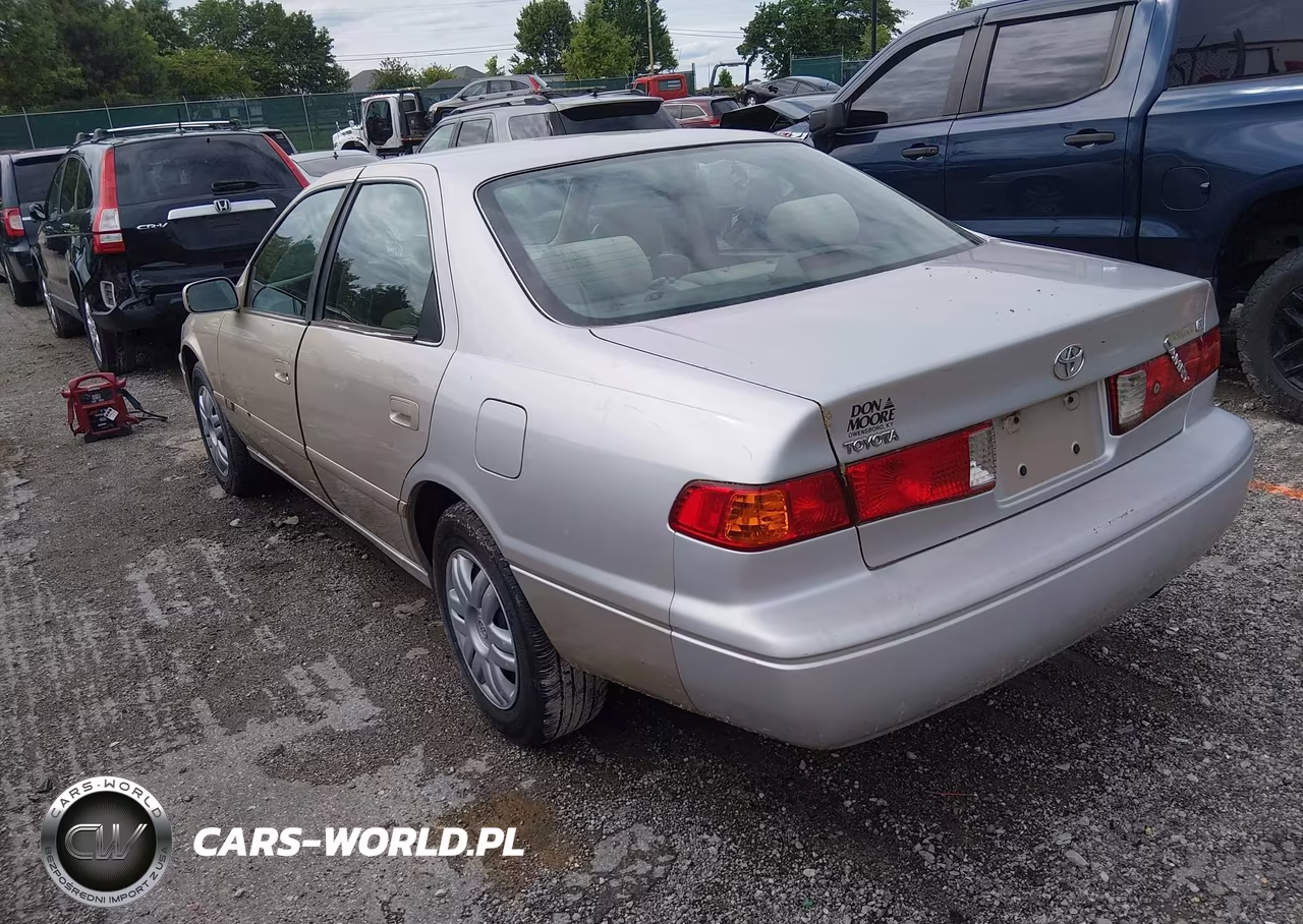 2001 Toyota Camry Le VIN:4T1BG22K11U026532 - 3