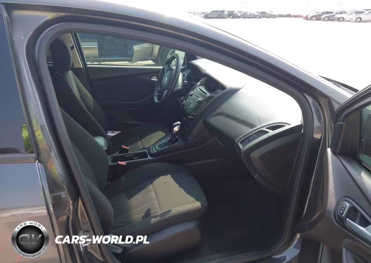 2016 Ford Focus Se VIN:1FADP3F20GL316262 - 5