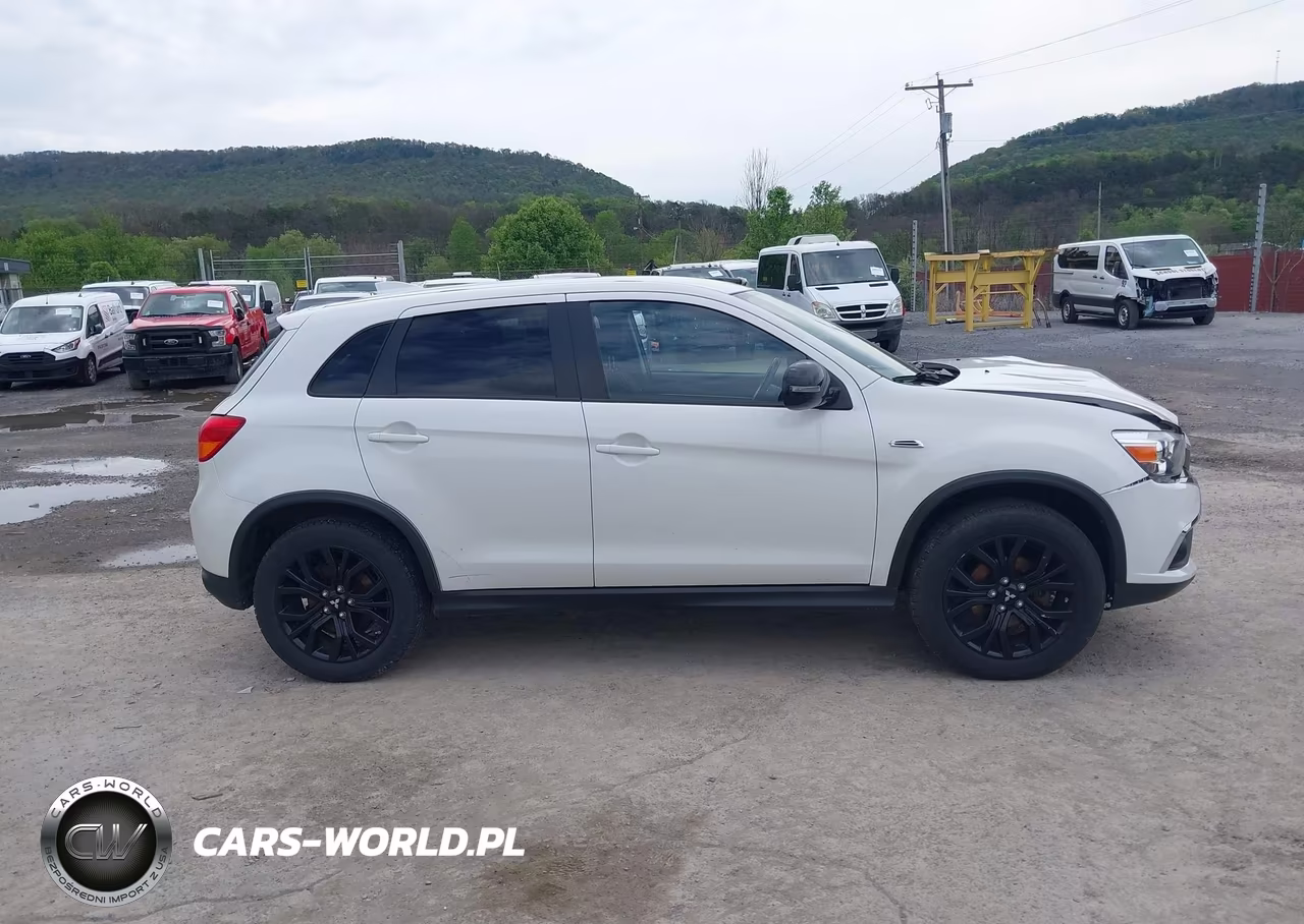 2017 Mitsubishi Outlander Sport 2.0 Le VIN:JA4AR3AU9HZ054475 - 13