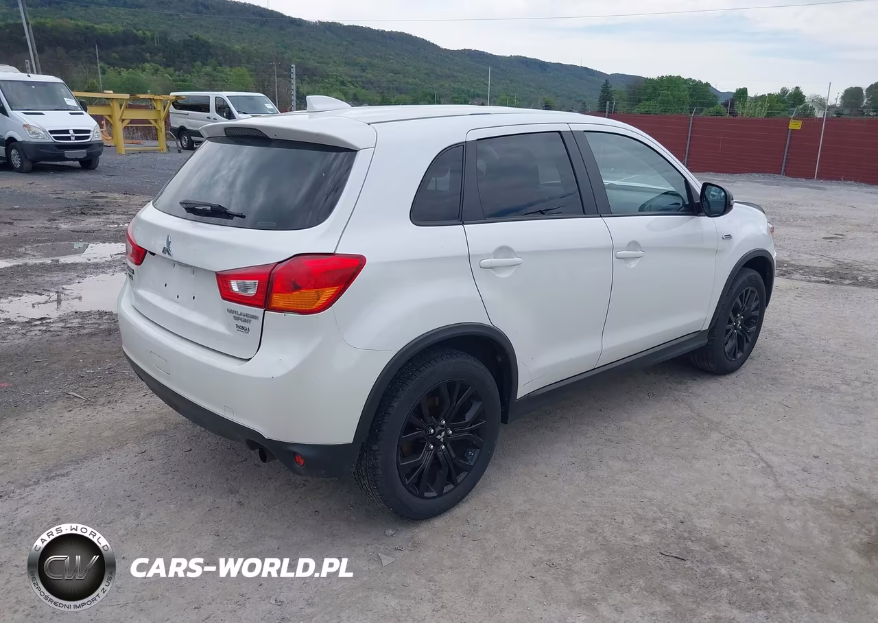 2017 Mitsubishi Outlander Sport 2.0 Le VIN:JA4AR3AU9HZ054475 - 4