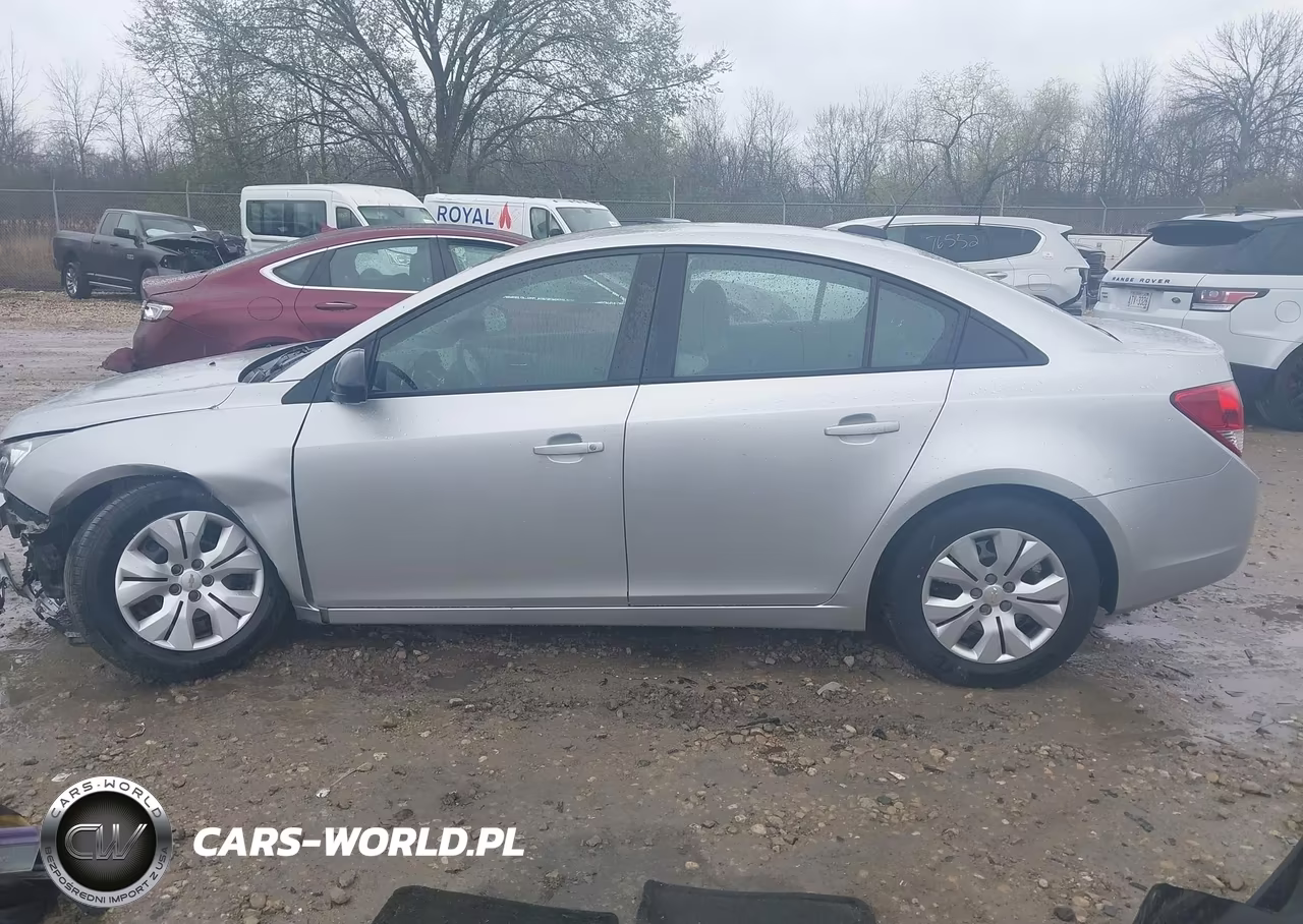 2015 Chevrolet Cruze Ls Auto VIN:1G1PA5SH7F7243860 - 15