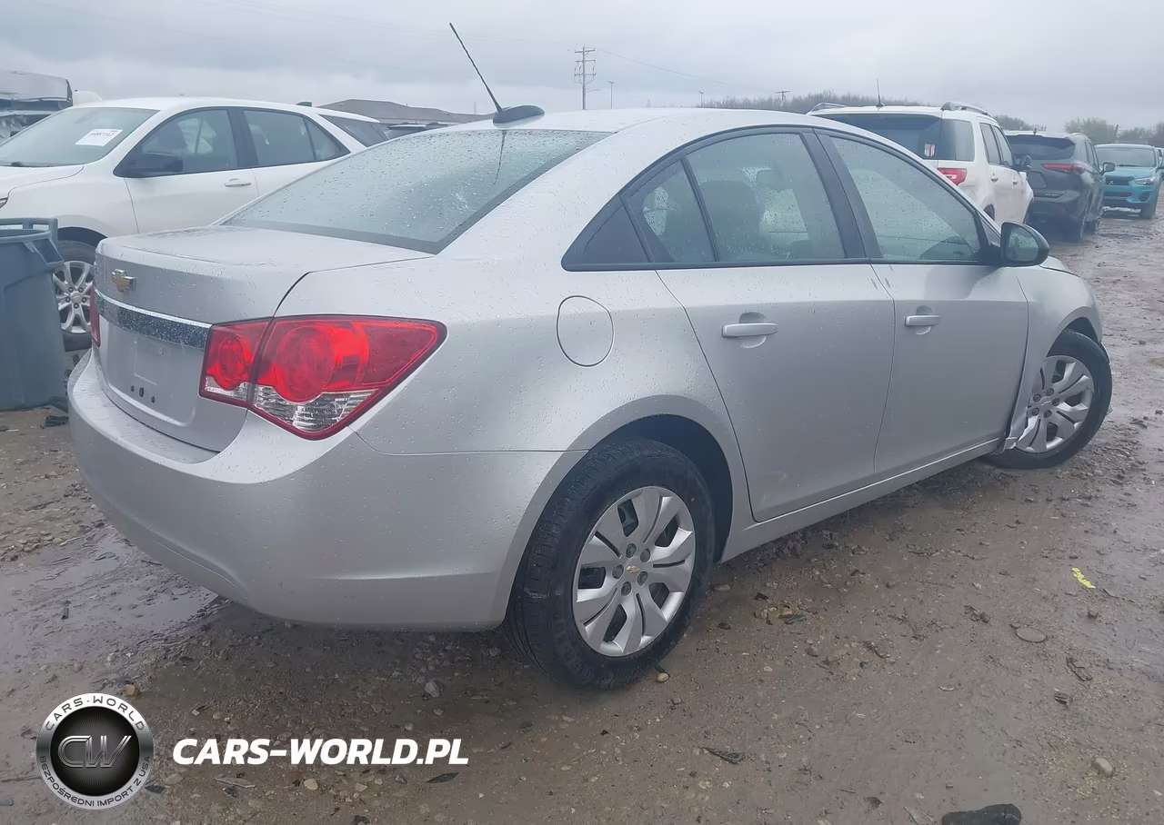 2015 Chevrolet Cruze Ls Auto VIN:1G1PA5SH7F7243860 - 4