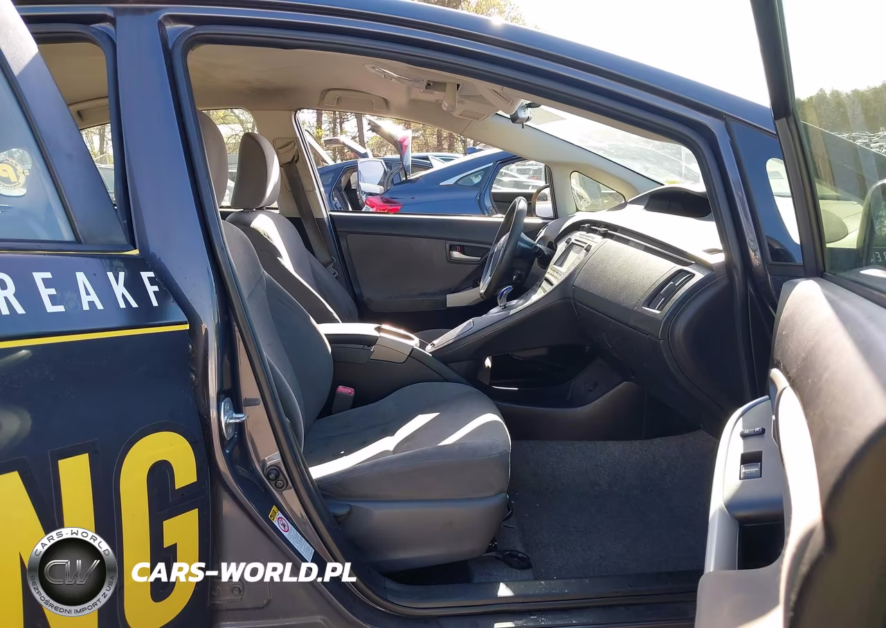 2012 Toyota Prius Two VIN:JTDKN3DU6C1539858 - 5