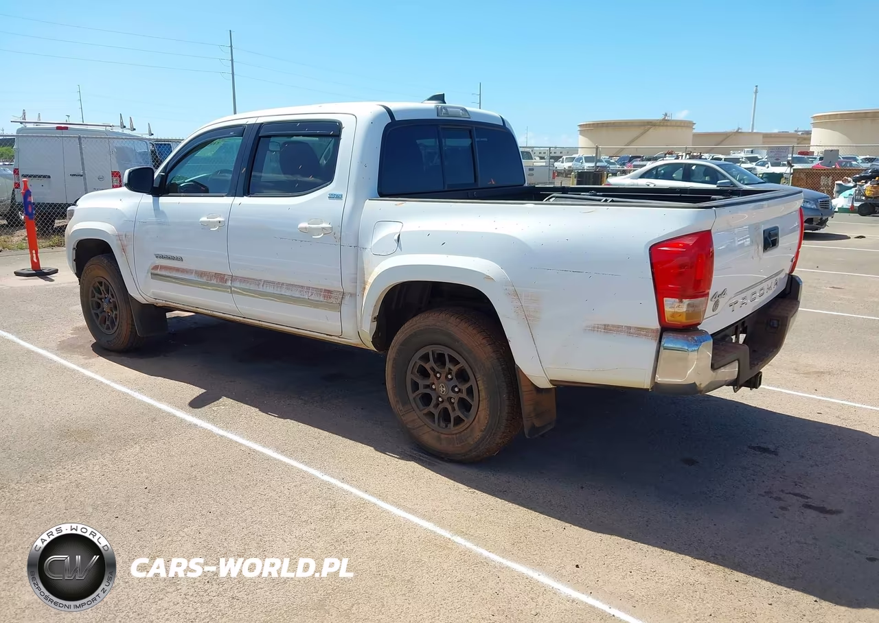 2017 Toyota Tacoma Sr5 V6 VIN:5TFCZ5ANXHX078041 - 3