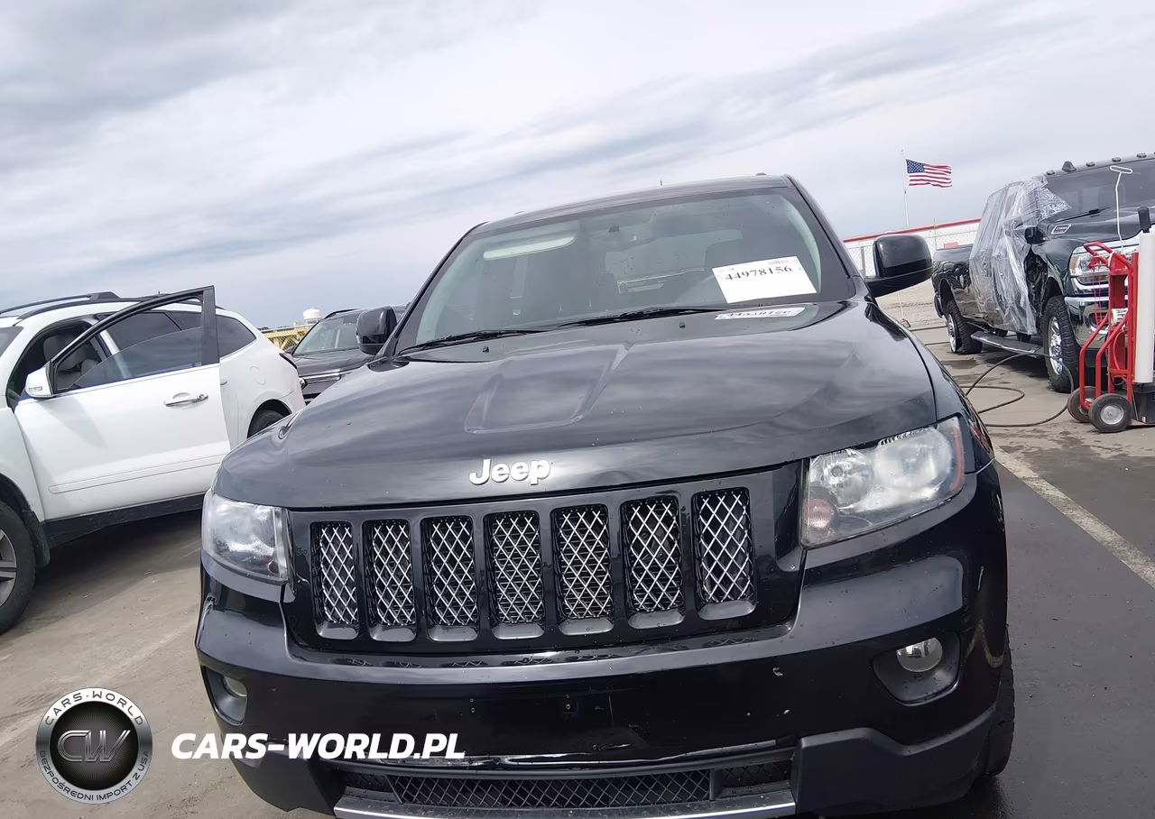 2012 Jeep Grand Cherokee Laredo VIN:1C4RJFAT9CC313647 - 12