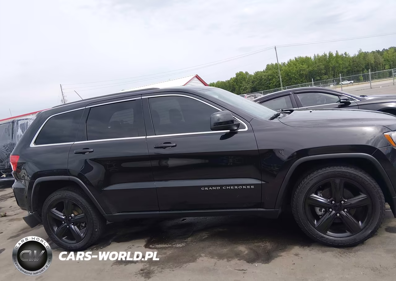 2012 Jeep Grand Cherokee Laredo VIN:1C4RJFAT9CC313647 - 13