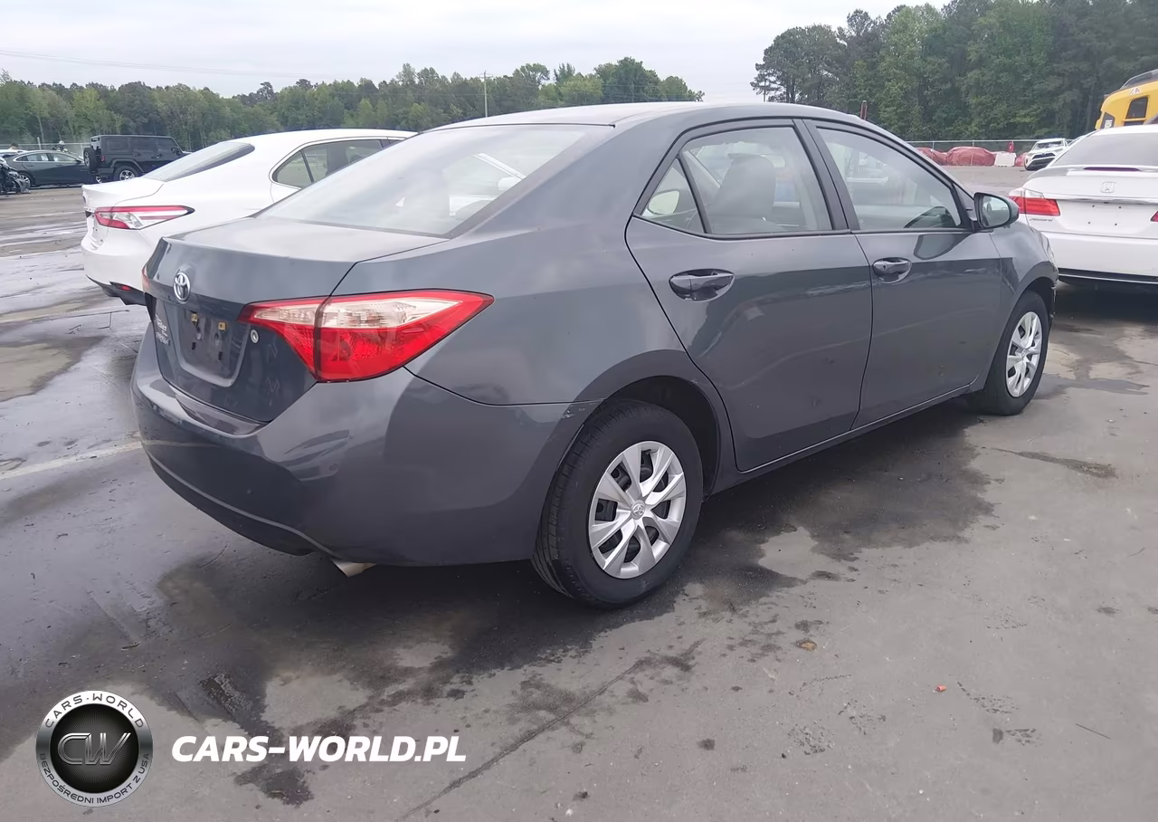 2017 Toyota Corolla L VIN:5YFBURHEXHP675521 - 4