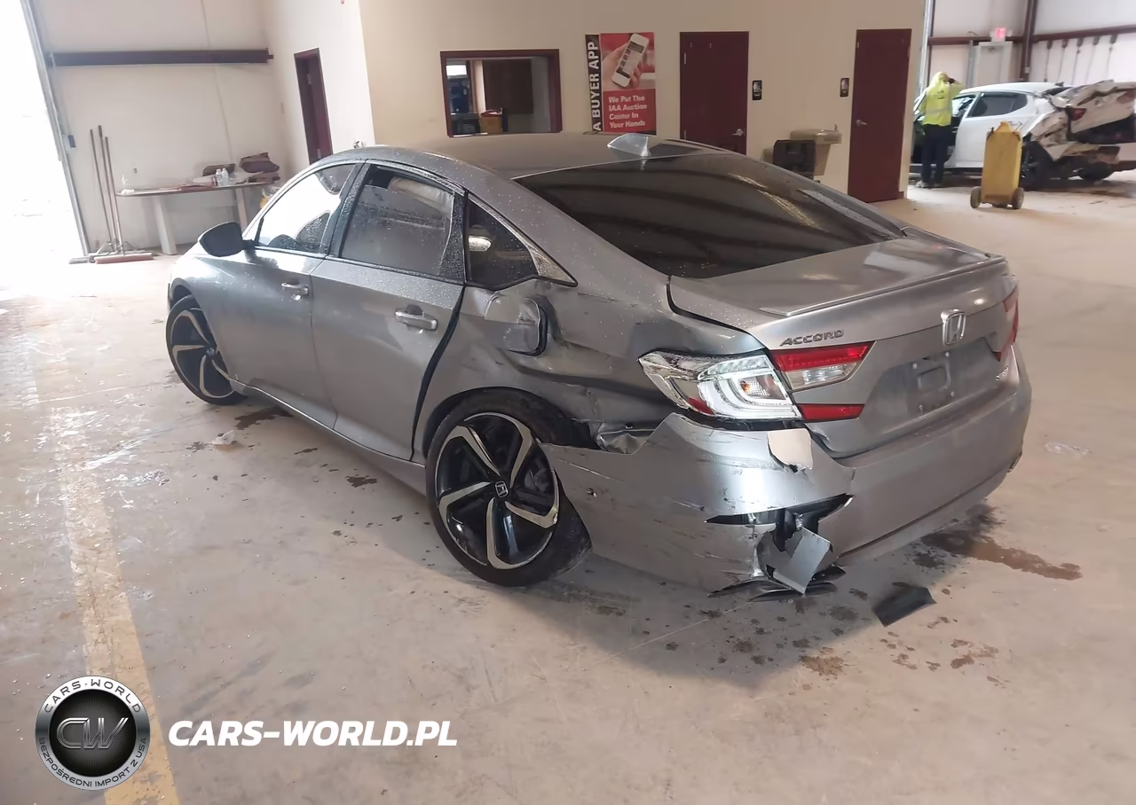 2018 Honda Accord Sport VIN:1HGCV1F3XJA233273 - 3
