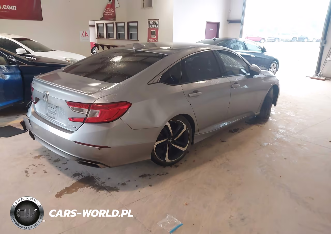 2018 Honda Accord Sport VIN:1HGCV1F3XJA233273 - 4