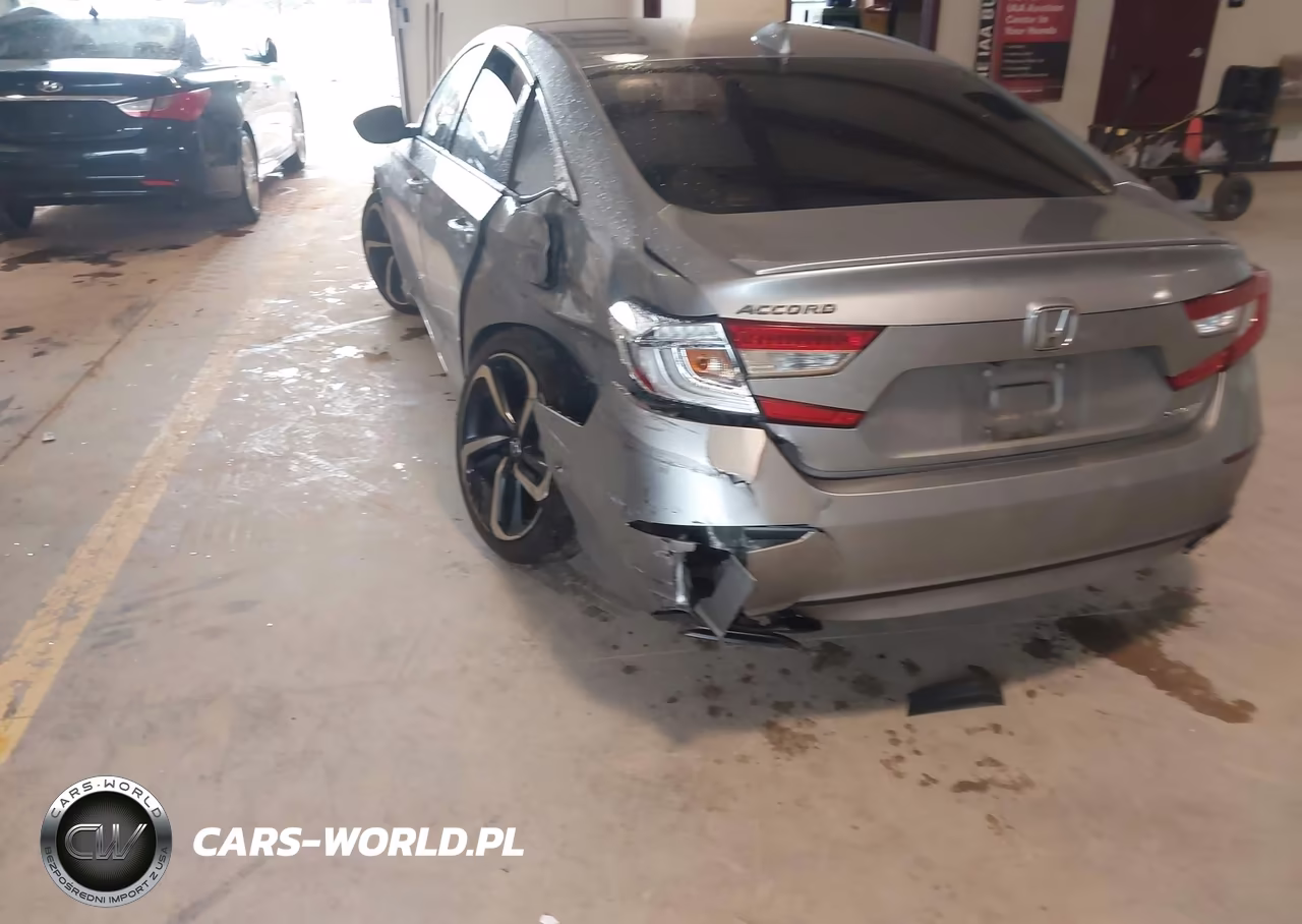 2018 Honda Accord Sport VIN:1HGCV1F3XJA233273 - 6