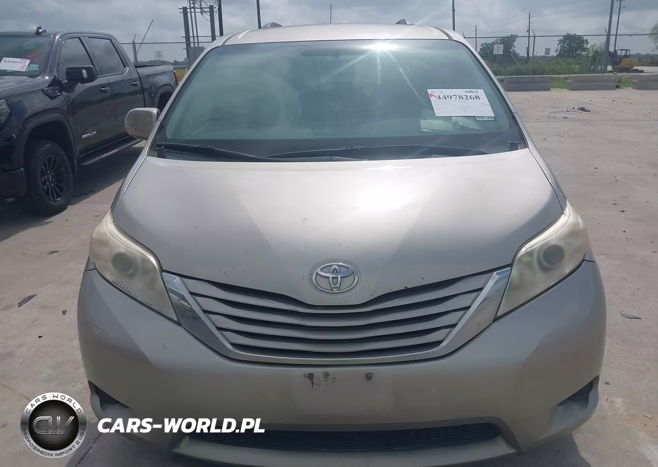2015 Toyota Sienna Le 8 Passenger VIN:5TDKK3DCXFS603343 - 12