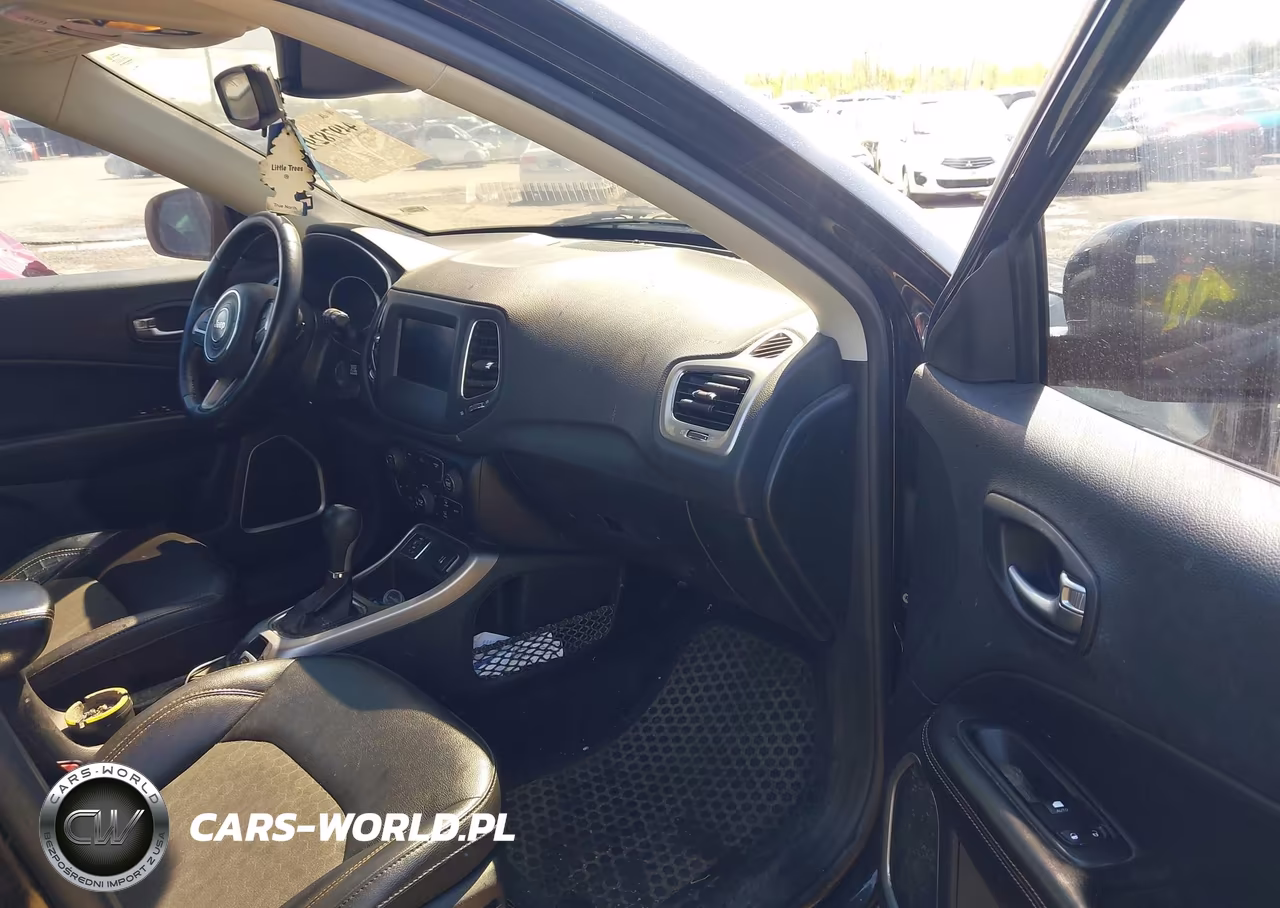 2019 Jeep Compass Latitude Fwd VIN:3C4NJCBB8KT658318 - 5