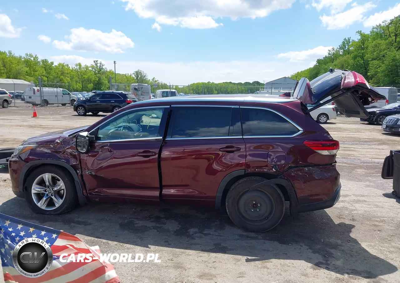 2018 Toyota Highlander Limited VIN:5TDDZRFH4JS838264 - 13