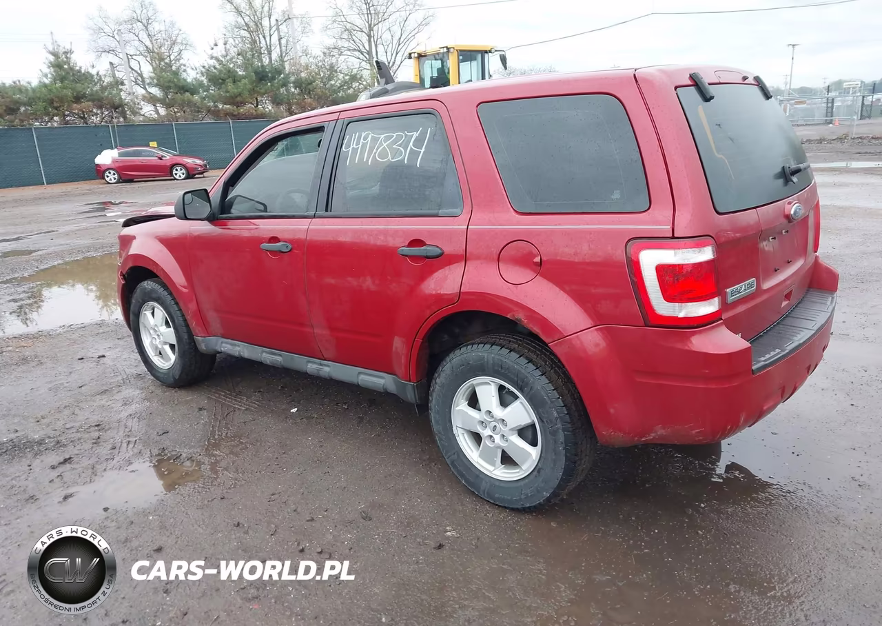 2010 Ford Escape Xls VIN:1FMCU0C71AKD43234 - 3