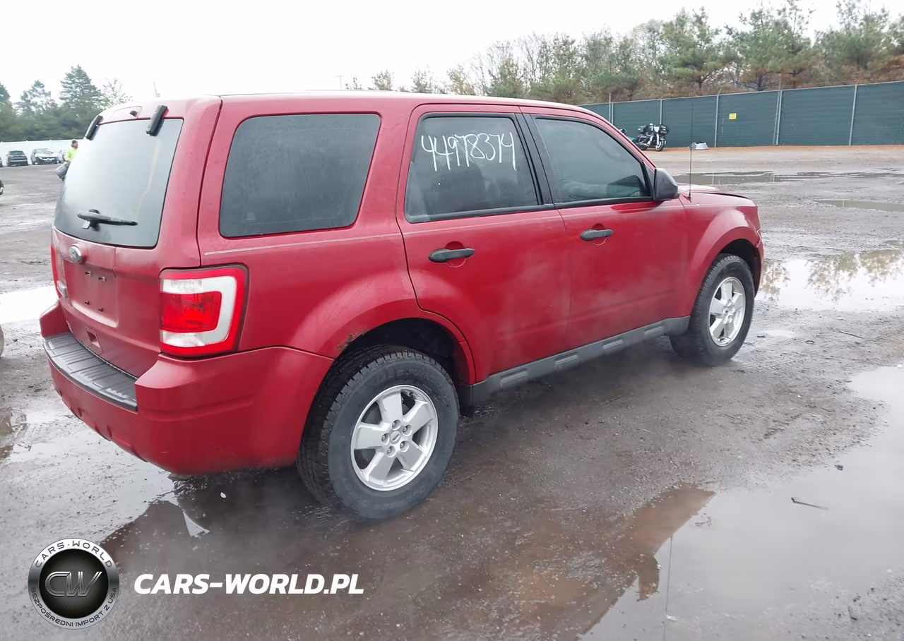 2010 Ford Escape Xls VIN:1FMCU0C71AKD43234 - 4