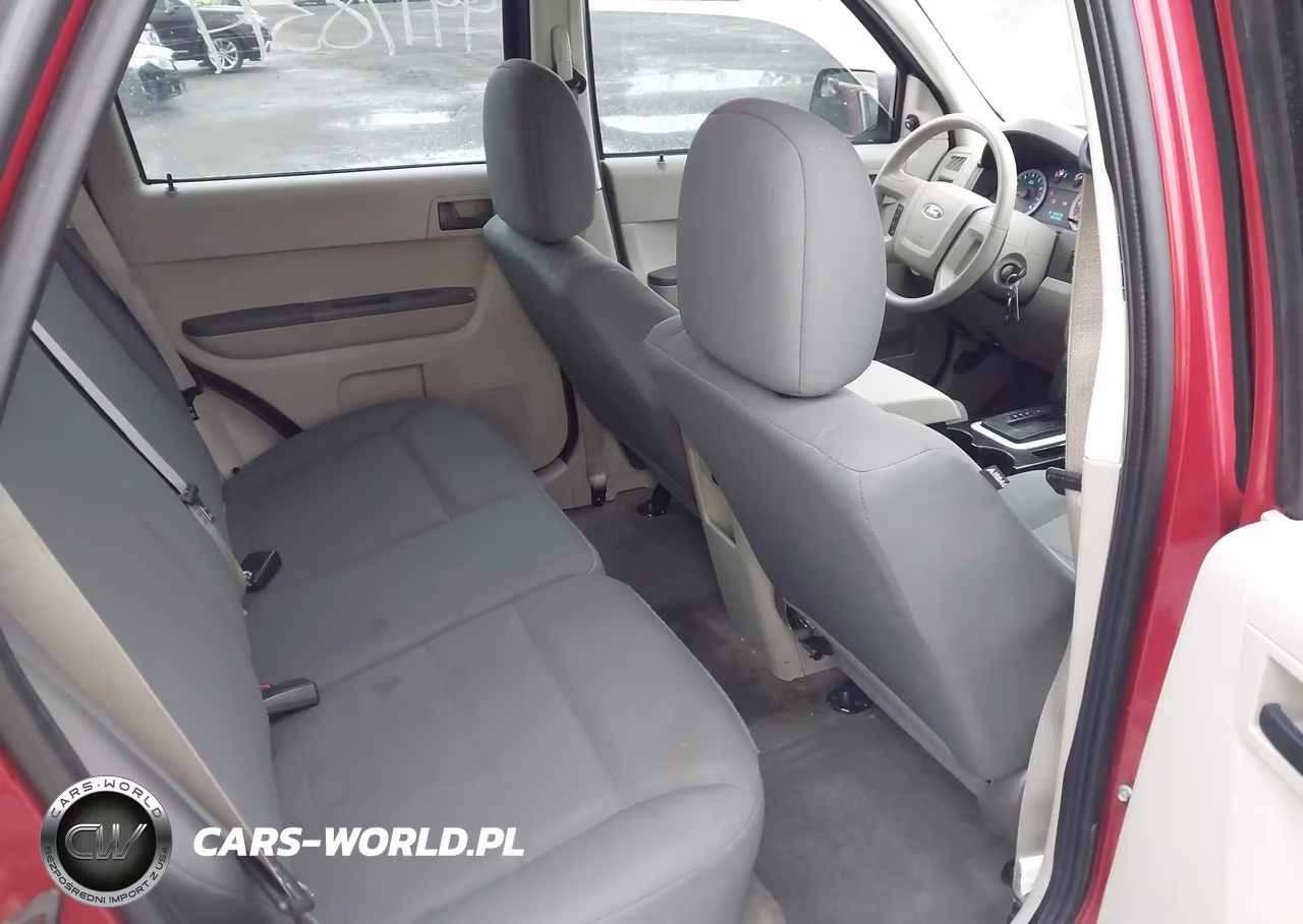 2010 Ford Escape Xls VIN:1FMCU0C71AKD43234 - 8