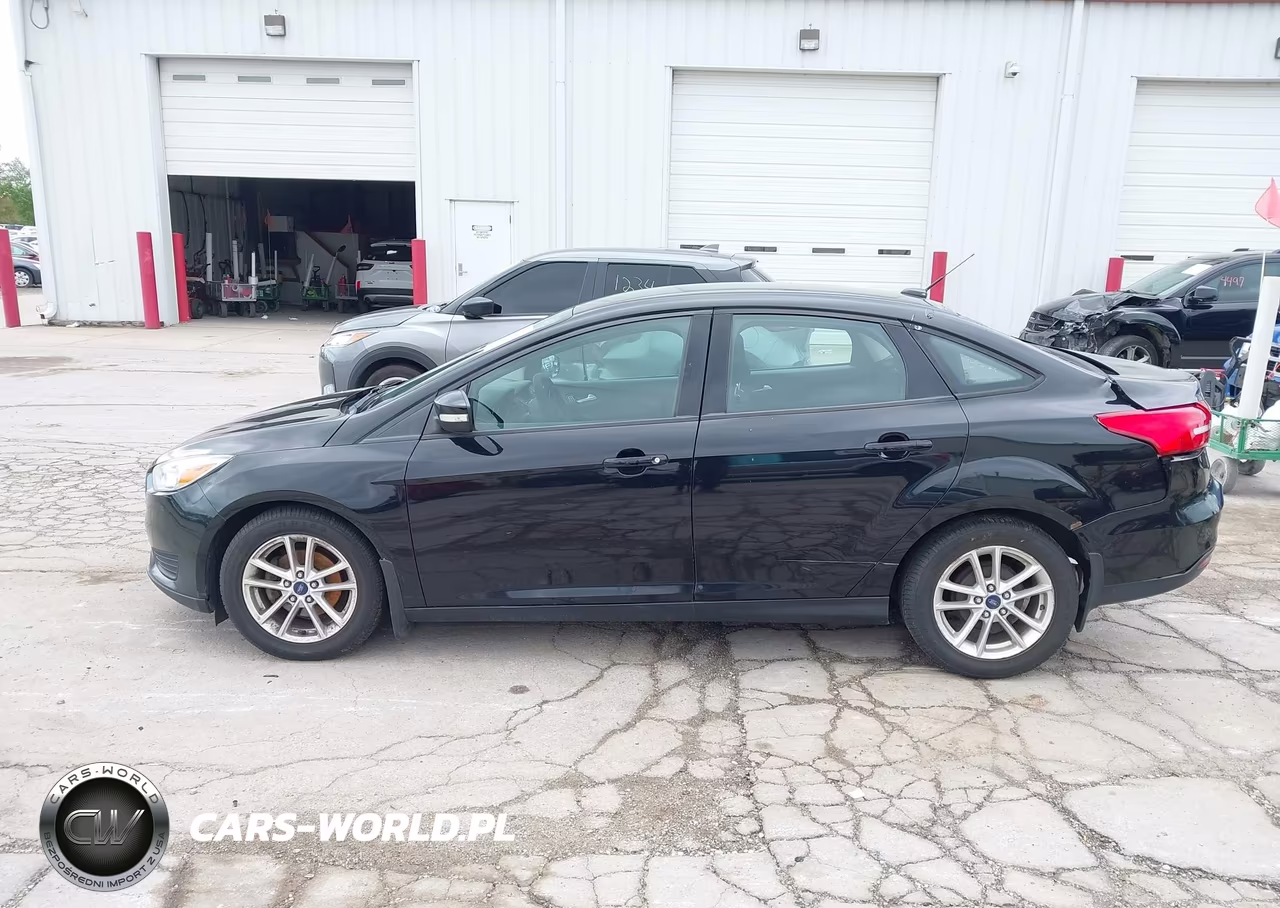 2016 Ford Focus Se VIN:1FADP3F23GL202563 - 14