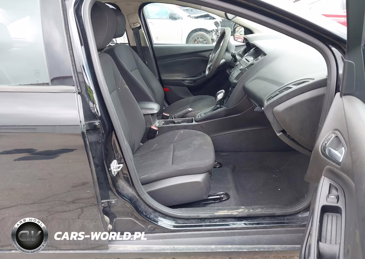 2016 Ford Focus Se VIN:1FADP3F23GL202563 - 5