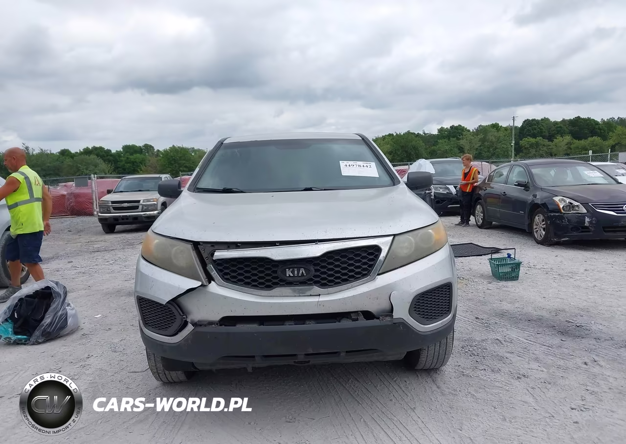 2011 Kia Sorento VIN:5XYKT3A10BG007780 - 12