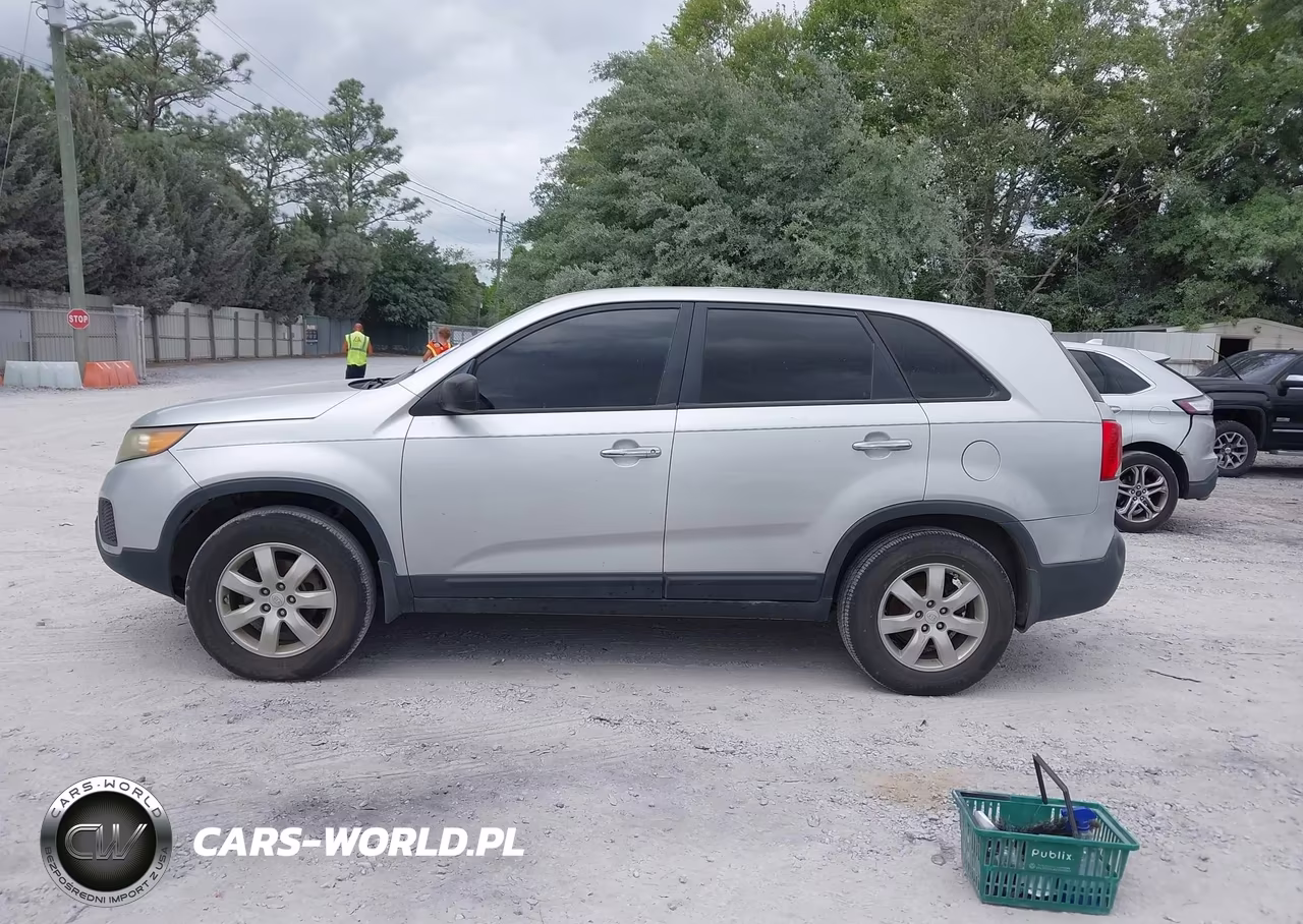 2011 Kia Sorento VIN:5XYKT3A10BG007780 - 14