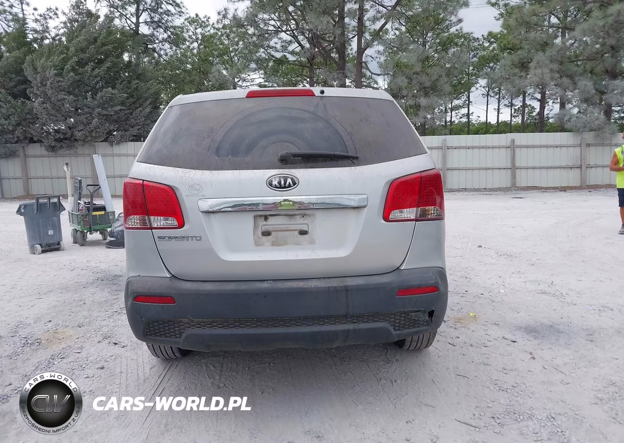 2011 Kia Sorento VIN:5XYKT3A10BG007780 - 16