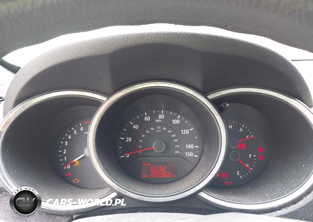 2011 Kia Sorento VIN:5XYKT3A10BG007780 - 7