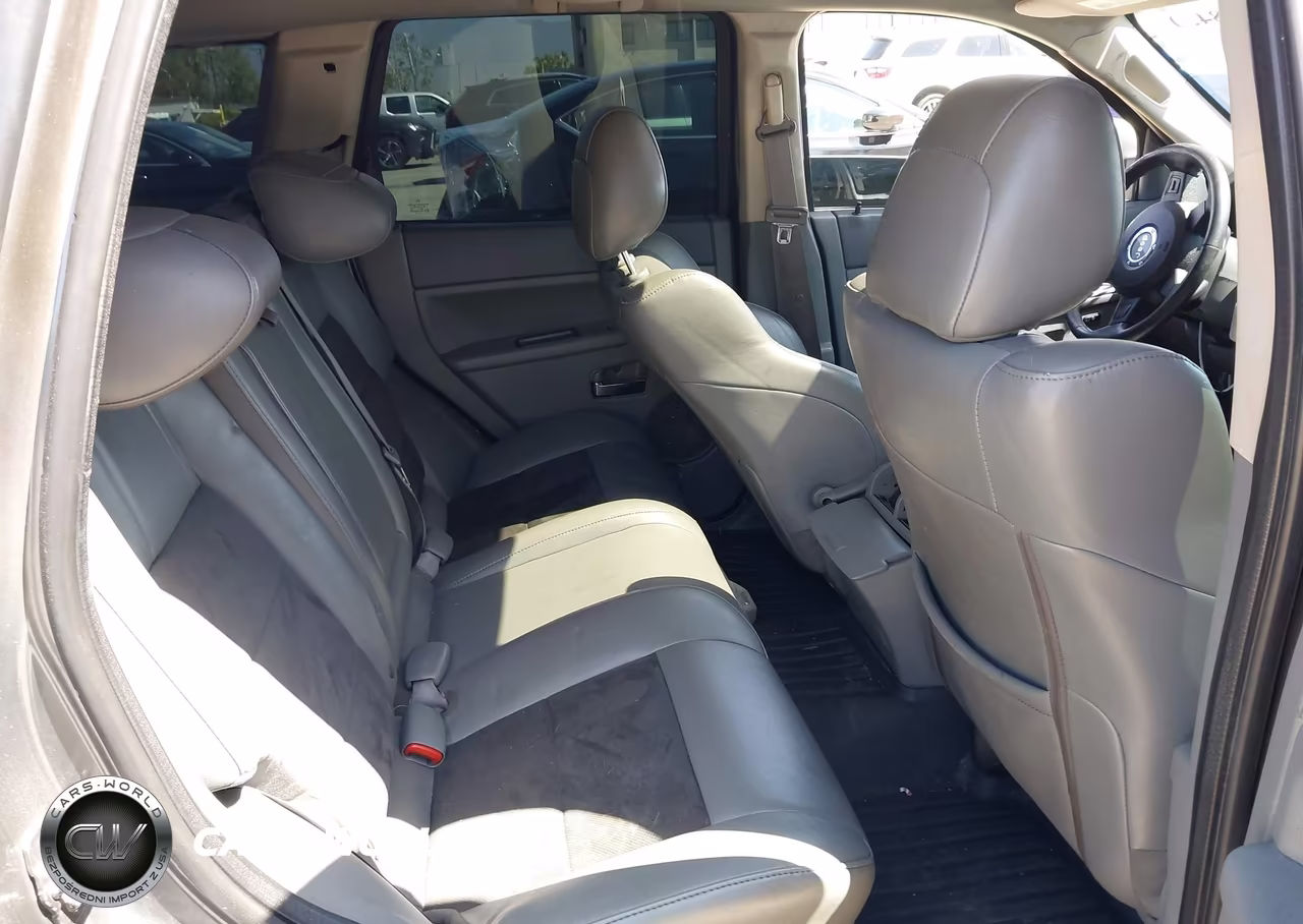 2007 Jeep Grand Cherokee Srt8 VIN:1J8HR78327C519942 - 8