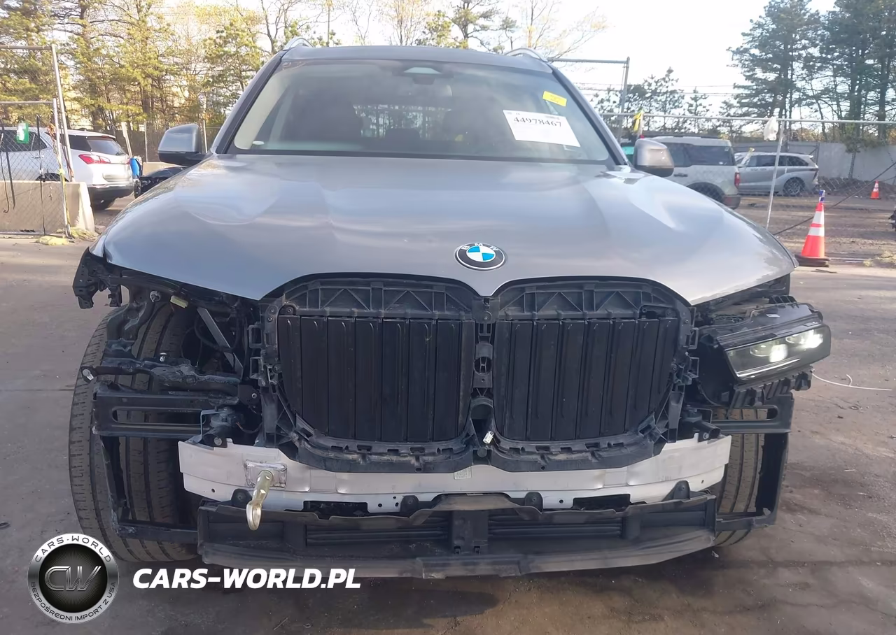 2025 BMW X7 xDrive40I VIN:5UX23EM00S9W58440 - 13