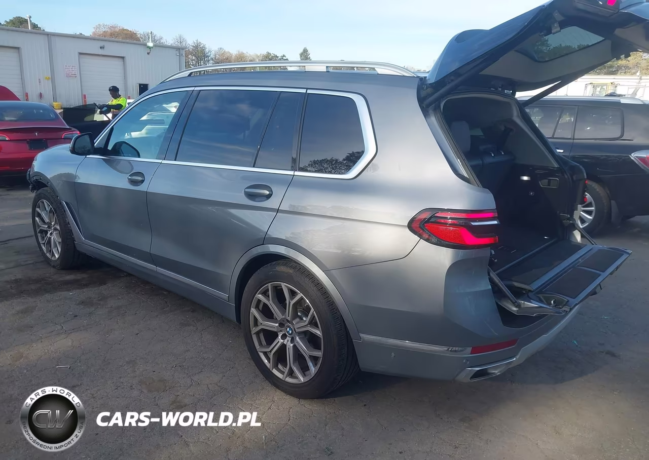 2025 BMW X7 xDrive40I VIN:5UX23EM00S9W58440 - 3