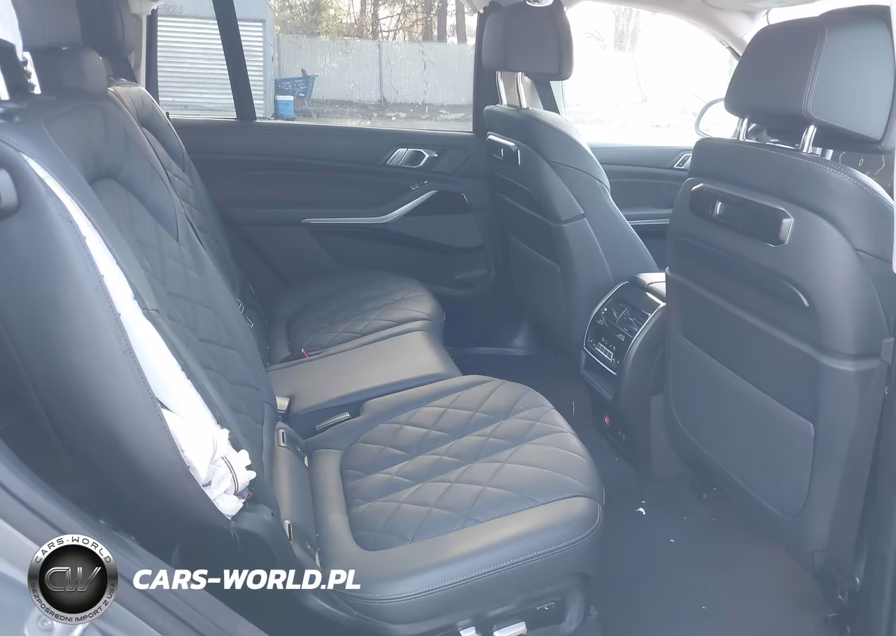 2025 BMW X7 xDrive40I VIN:5UX23EM00S9W58440 - 8