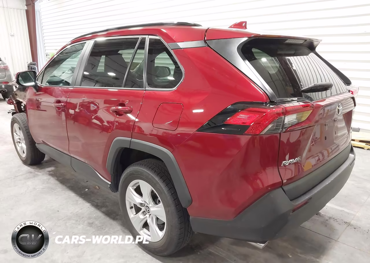 2021 Toyota Rav4 Xle VIN:2T3P1RFV2MW241823 - 3