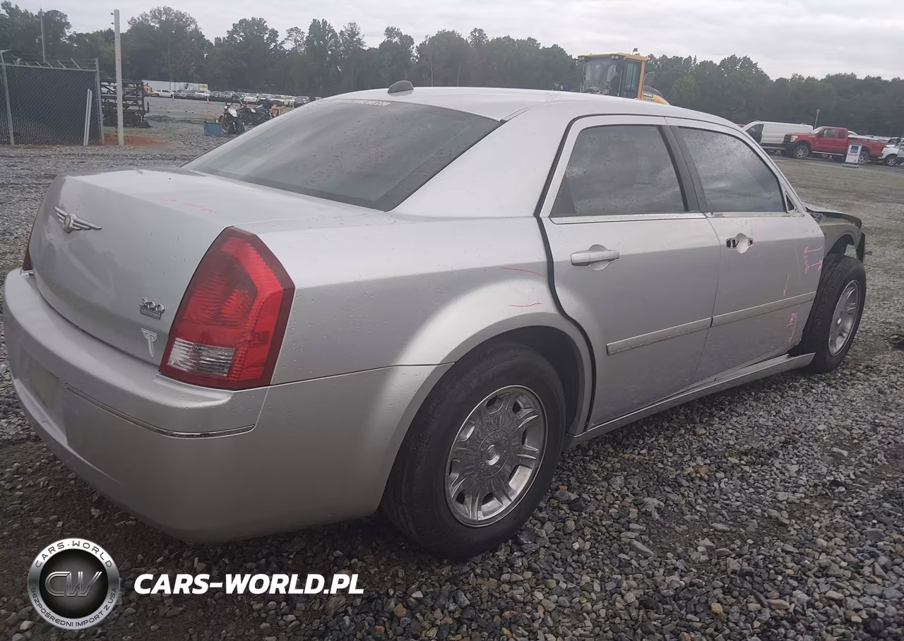2005 Chrysler 300 Touring VIN:2C3AA53G15H642290 - 4