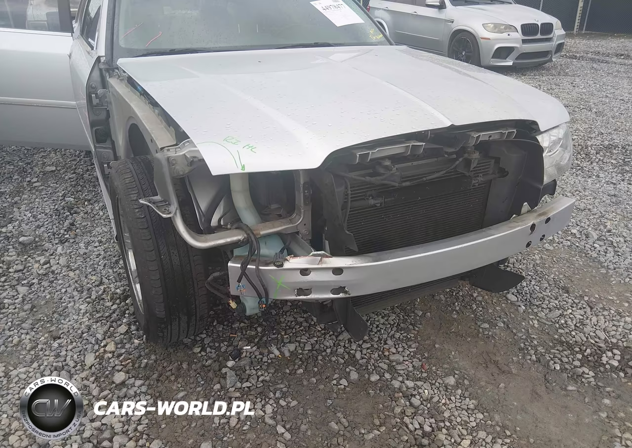 2005 Chrysler 300 Touring VIN:2C3AA53G15H642290 - 6