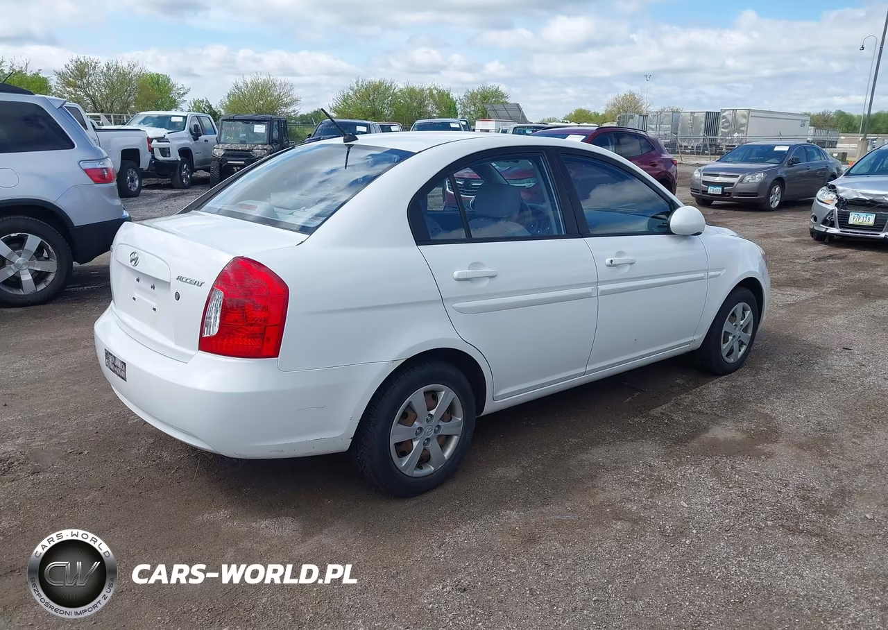 2009 Hyundai Accent Gls VIN:KMHCN46C49U389296 - 4