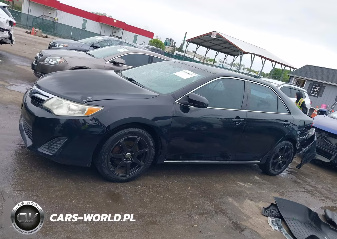 2014 Toyota Camry Le VIN:4T4BF1FK6ER402760 - 14