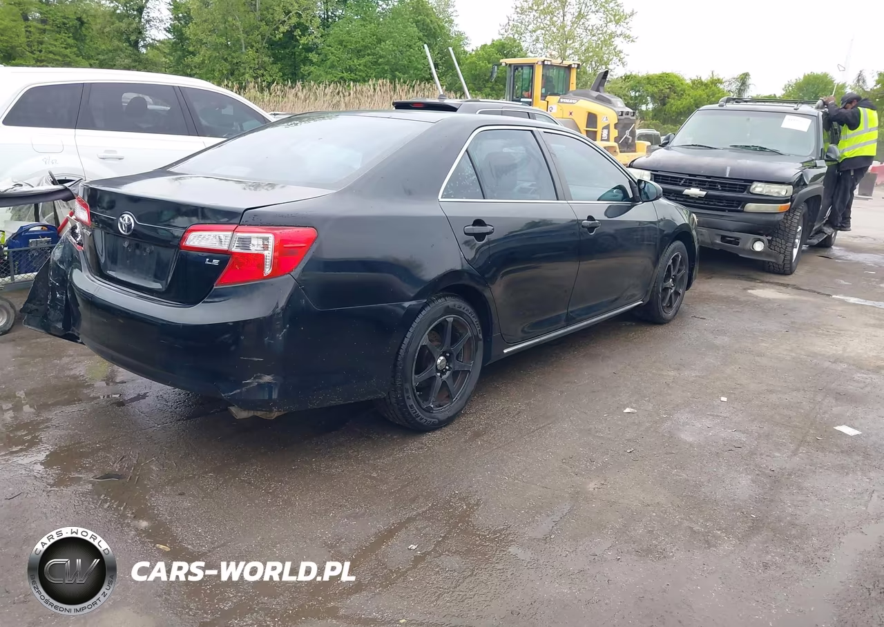 2014 Toyota Camry Le VIN:4T4BF1FK6ER402760 - 4