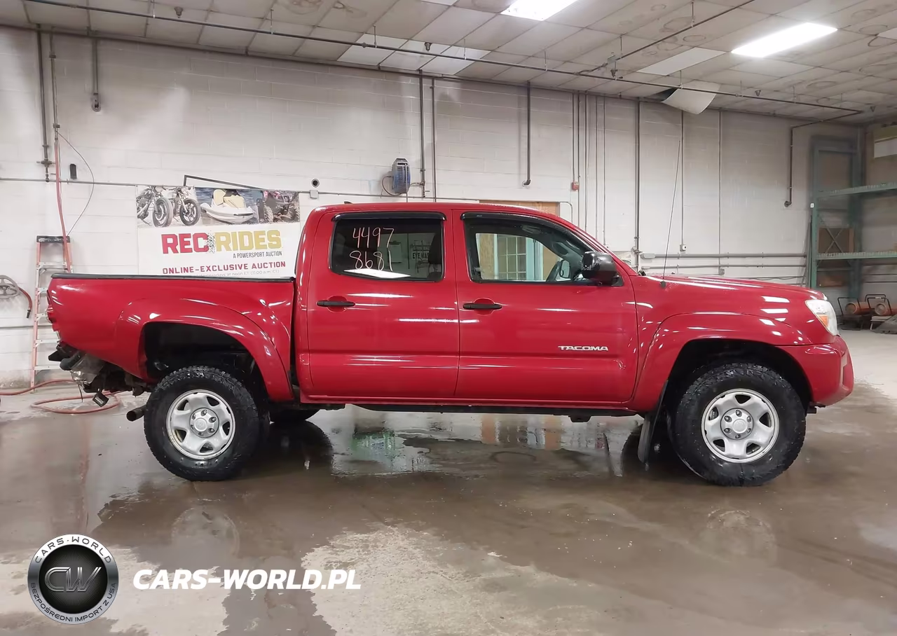 2015 Toyota Tacoma Base V6 VIN:3TMLU4EN1FM168717 - 14