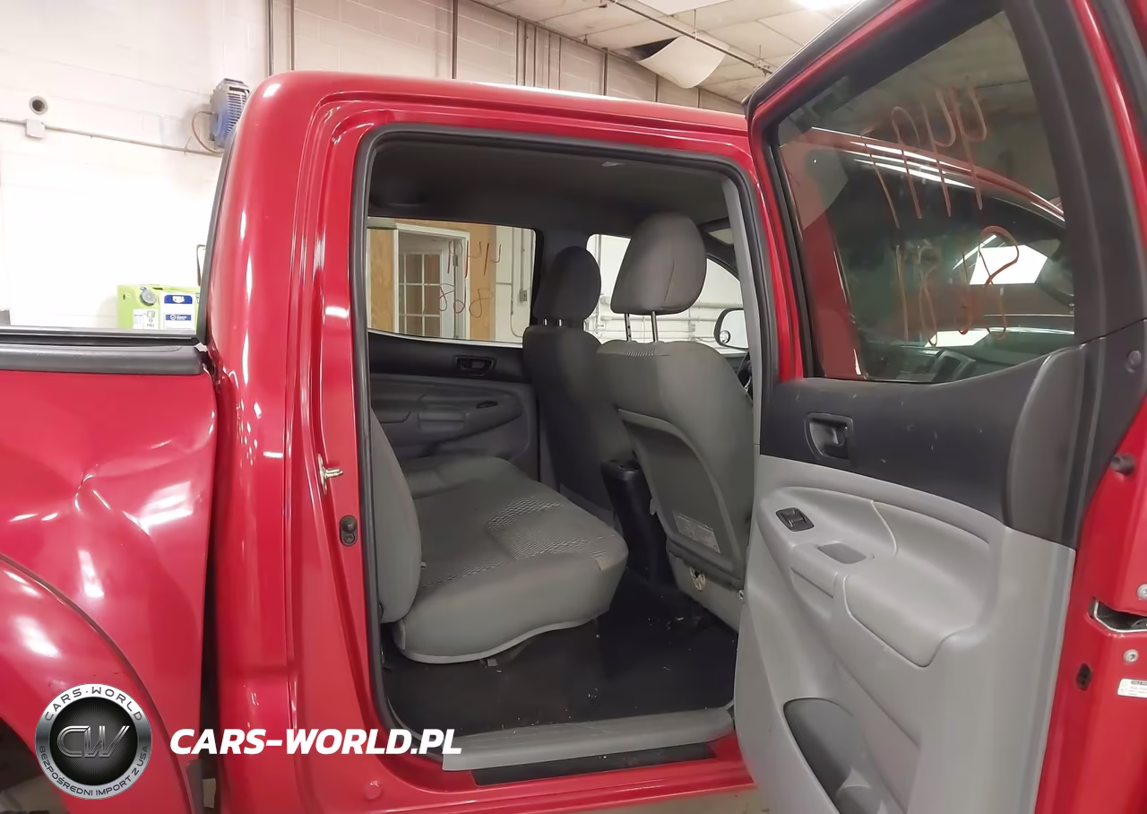 2015 Toyota Tacoma Base V6 VIN:3TMLU4EN1FM168717 - 8