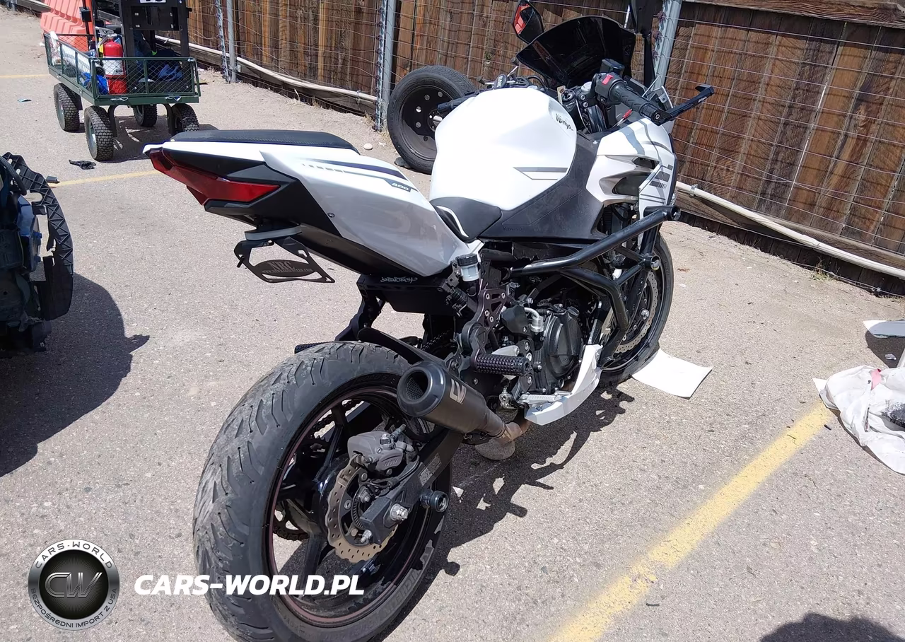 2023 Kawasaki Ex400 VIN:JKAEXKH14PDAR7472 - 4