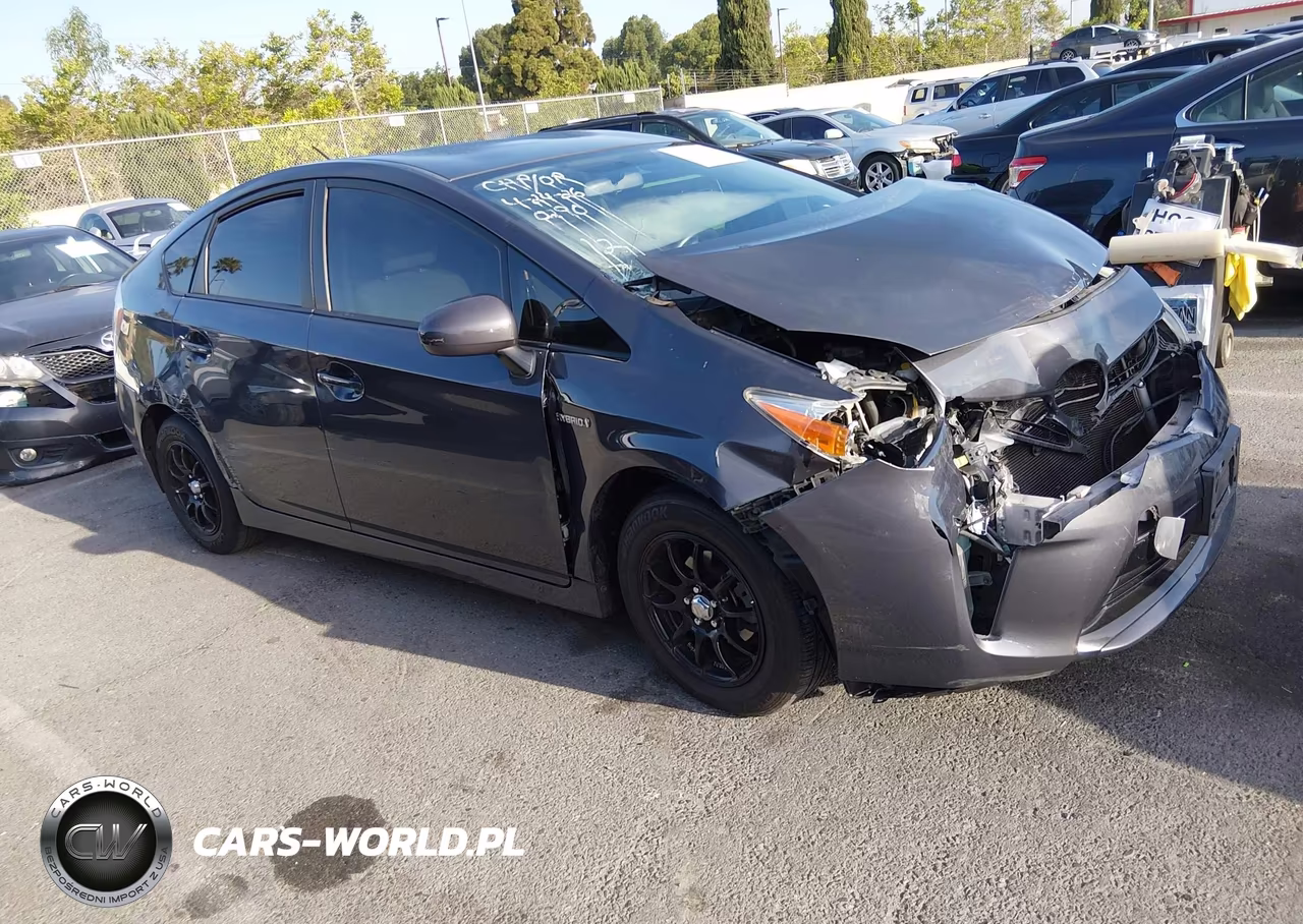 2013 Toyota Prius Three VIN:JTDKN3DU8D5550290 - 1